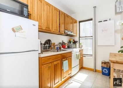 East 14 Street - Photo 1