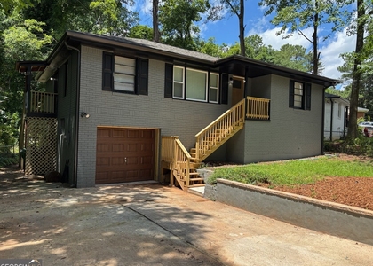 2645 Gresham Road Se - Photo 1