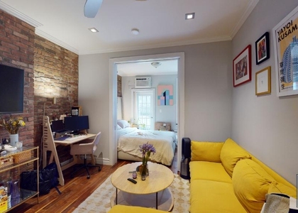Mott Street - Photo 1
