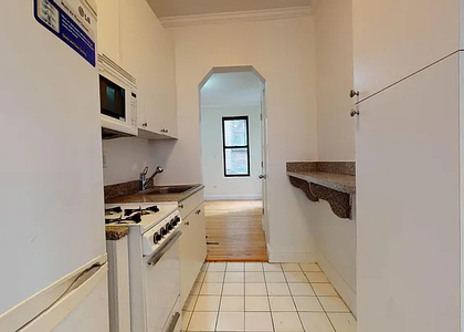 Second Avenue - Photo 1