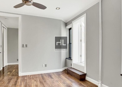 Second Avenue - Photo 1