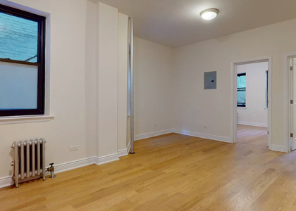 Grand Street - Photo 1