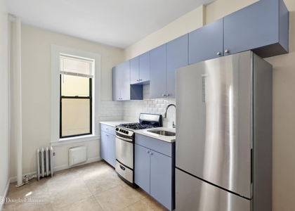 171 Meserole St - Photo 1