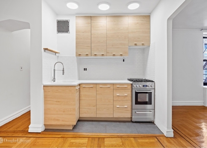 860 Grand Concourse - Photo 1