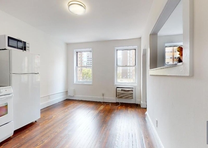 Second Avenue - Photo 1