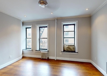 Stanton Street - Photo 1