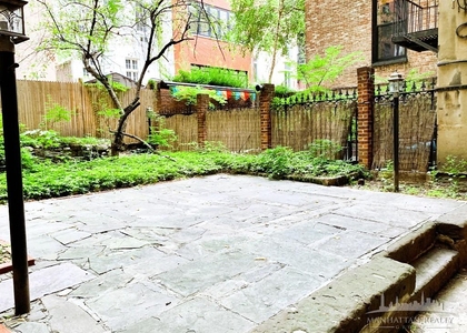 E 16th St - Photo 1