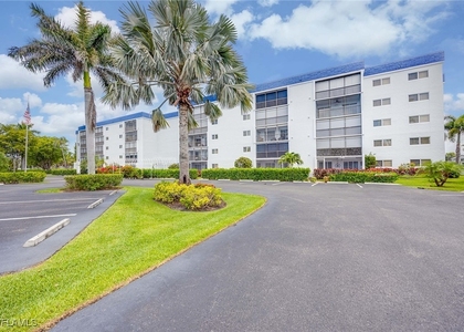 555 Park Shore Drive - Photo 1