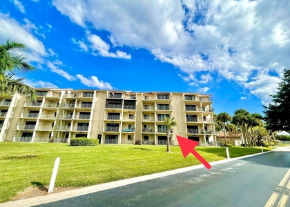 901 Sw Seafarer Circle - Photo 1