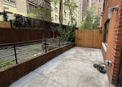 East 56 Street - Photo 1