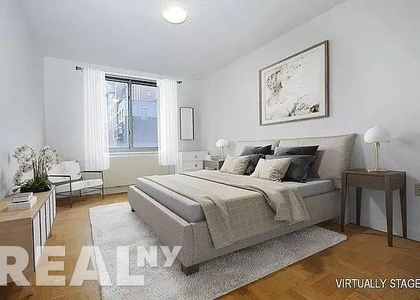 West 20th Street - Photo 1