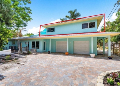 300 Se 7th Avenue - Photo 1