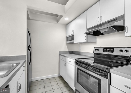 303 Vine Street - Photo 1
