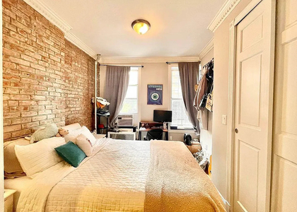 2nd Avenue - Photo 1