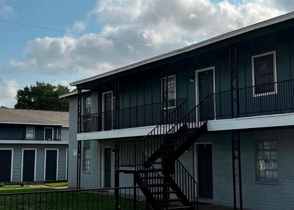 1800 N Wayside Street - Photo 1