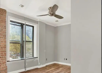 Second Avenue - Photo 1