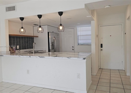 20200 Ne 29th Ct - Photo 1