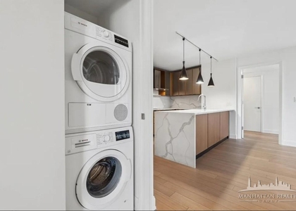 East 54th Street - Photo 1