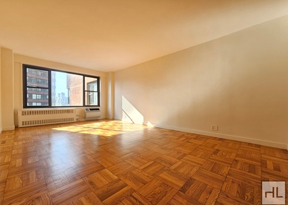 Fourth Avenue - Photo 1