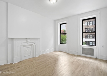 635 Ninth Ave - Photo 1