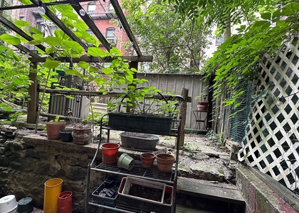 East 89 Street - Photo 1