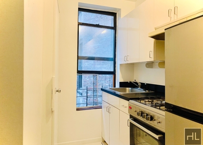 York Avenue - Photo 1