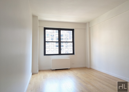 East 49 Street - Photo 1