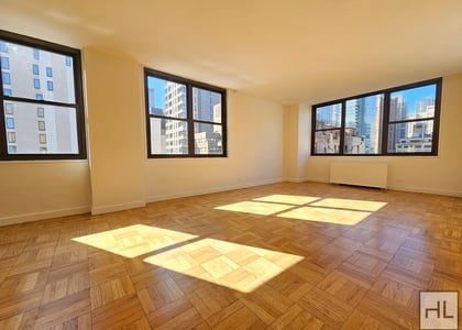 East 49 Street - Photo 1