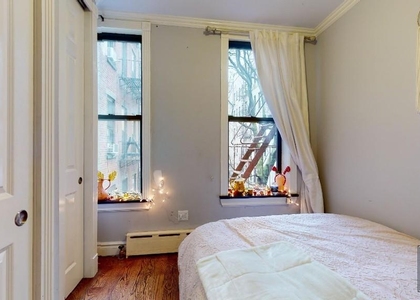 Avenue B - Photo 1