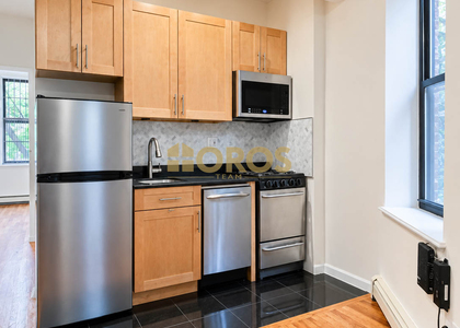 200 E 7th St - Photo 1