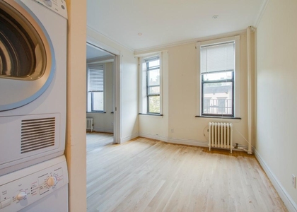 336 East 18th Street - Photo 1