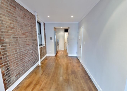 722 10th Avenue - Photo 1