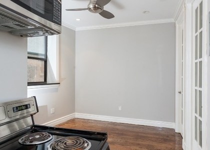 330 East 35th Street in Murray - Photo 1