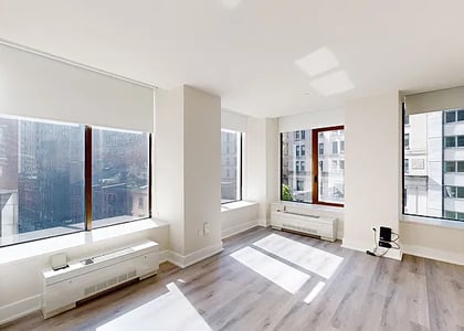 Hanover Square - Photo 1