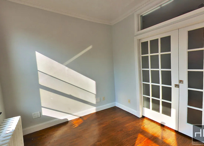 10 Avenue - Photo 1