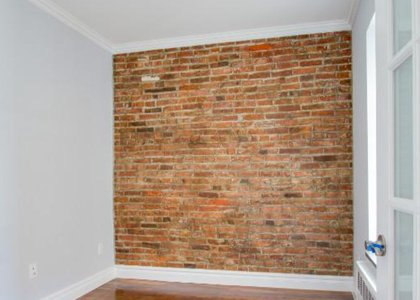 Mott Street - Photo 1