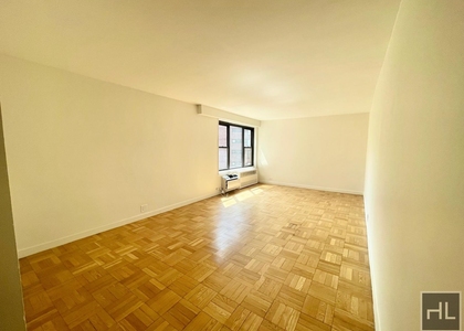 Fourth Avenue - Photo 1