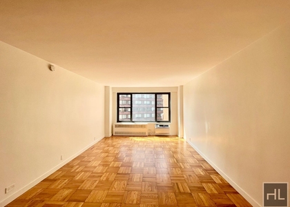 Fourth Avenue - Photo 1