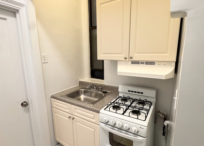 1 Avenue - Photo 1