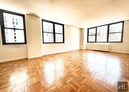 East 49 Street - Photo 1