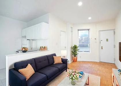 522 East 11th Street - Photo 1