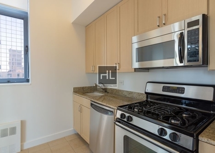 West 48 Street - Photo 1