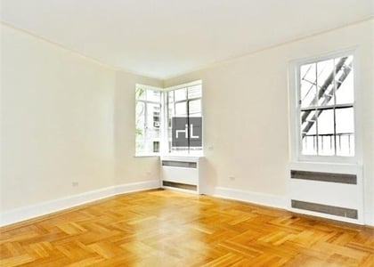 Jane St - Photo 1