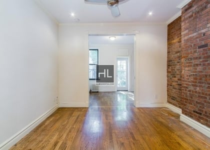 Mott St - Photo 1