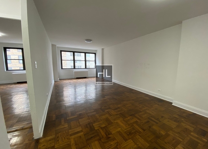 5 Avenue - Photo 1