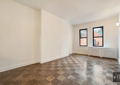 West 22 Street - Photo 1