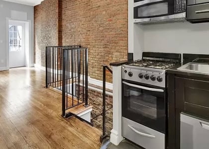 Mott St - Photo 1