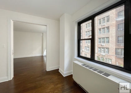 East 56 Street - Photo 1
