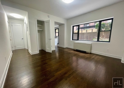 East 56 Street - Photo 1