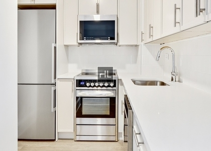 West 34th Street - Photo 1